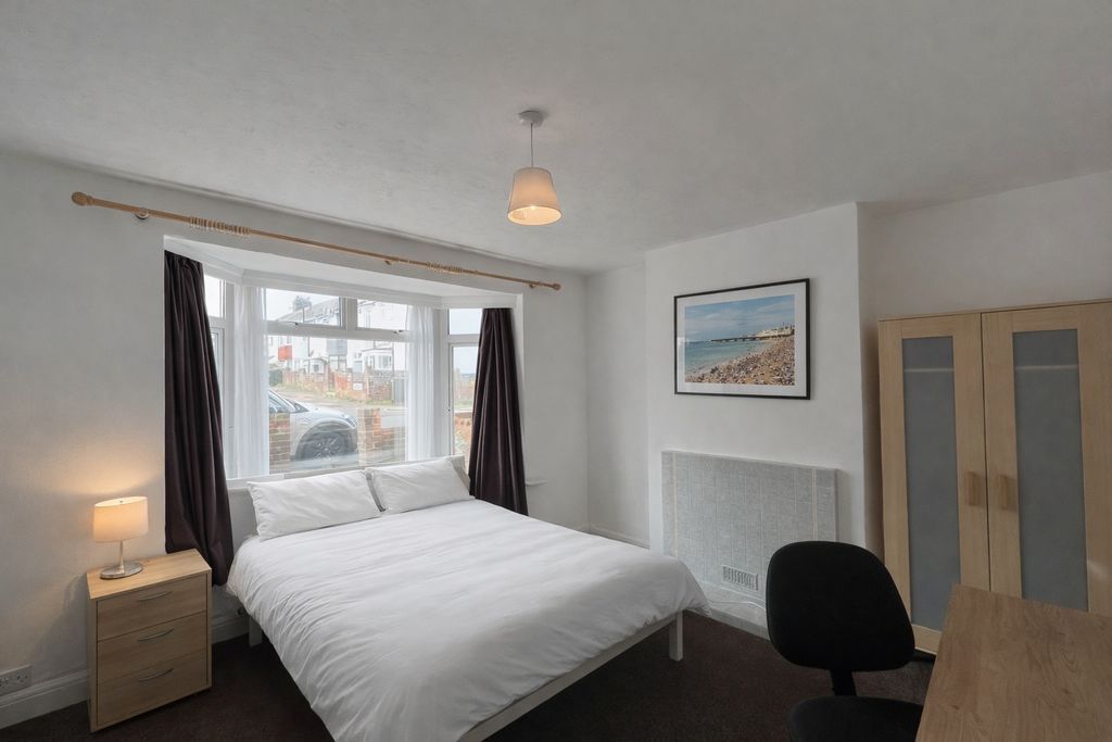 Property photo 2 of 8 Photo 16