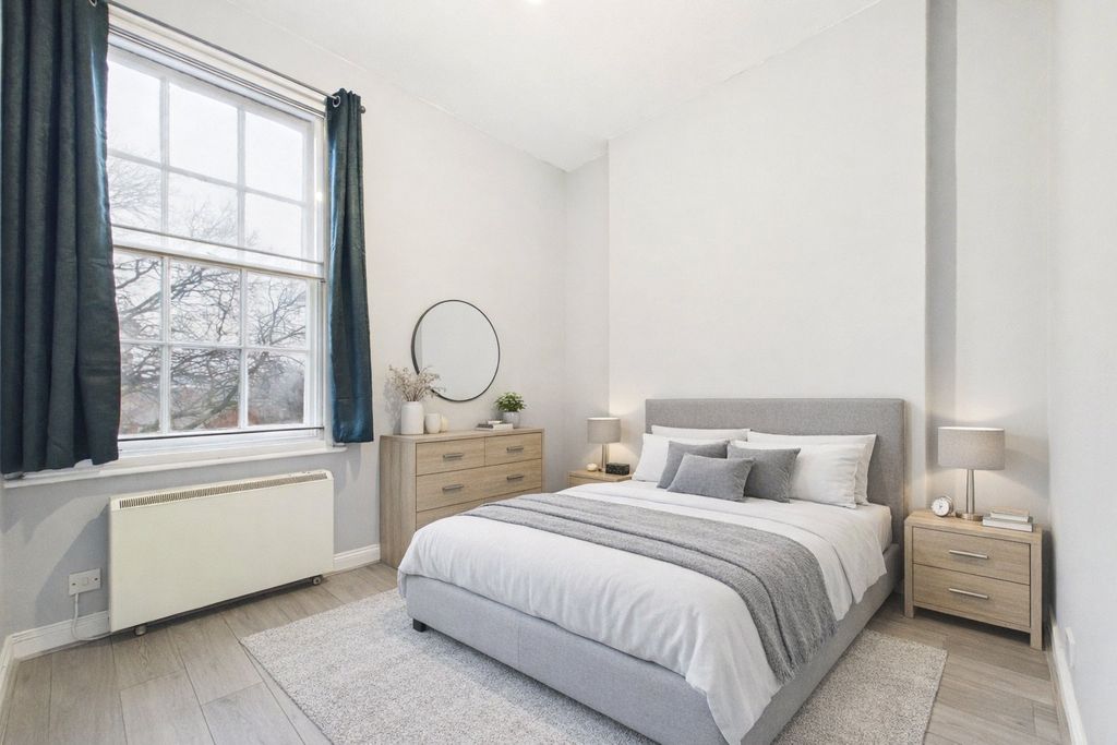 Property photo 3 of 5 Picture No. 18