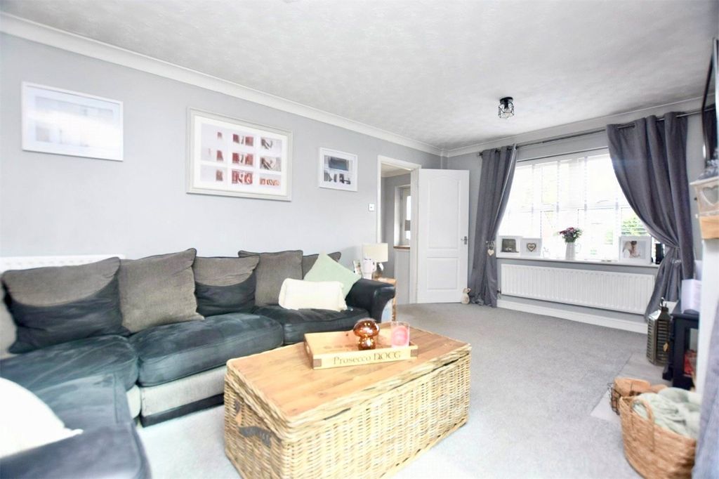 Property photo 3 of 13 Living Room