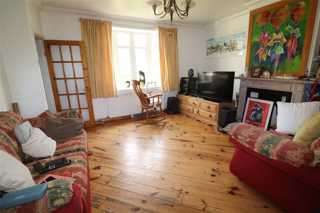 Property photo 3 of 15 Picture No. 28