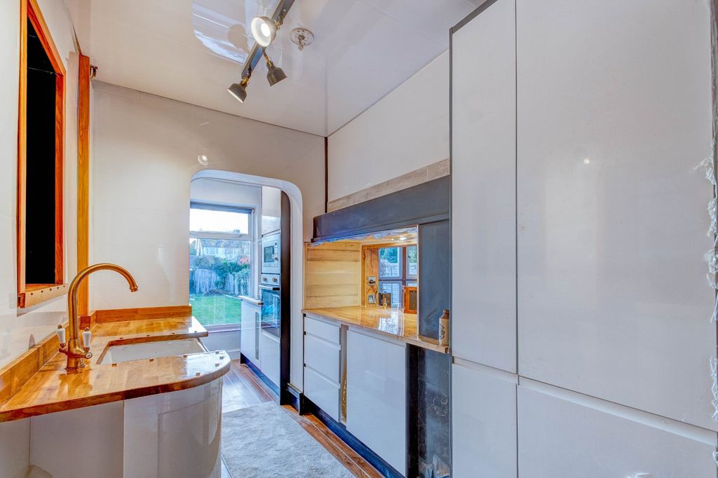 Property photo 3 of 20 Picture No. 16