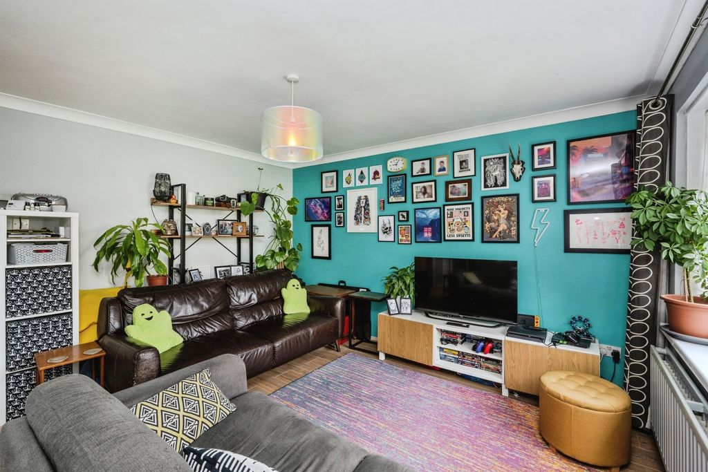 Property photo 2 of 16 Pbox-Img.Jpg