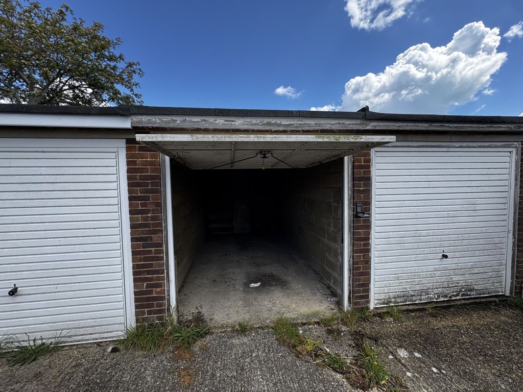 Property photo 2 of 4