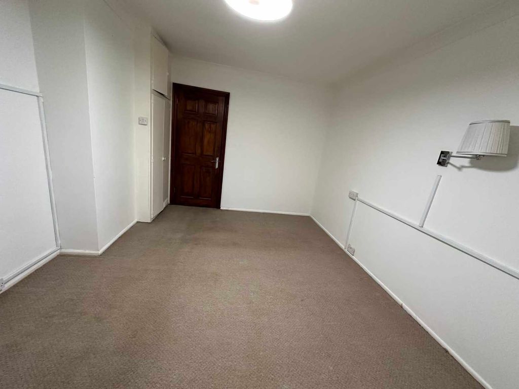 Property photo 2 of 30