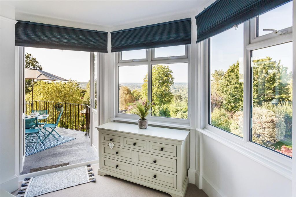 Additional image 27 of 3 bed flat to rent23 Warwicks Bench, Guildford, Surrey GU1