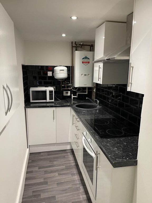Property photo 3 of 7 Kitchen.Jpg