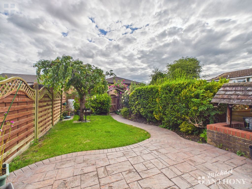 Property photo 3 of 15 Cam03218G0-Pr1053-Still016