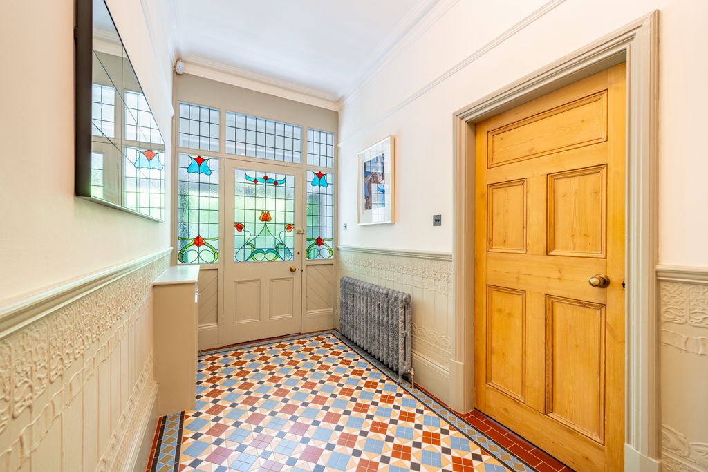 Property photo 3 of 26