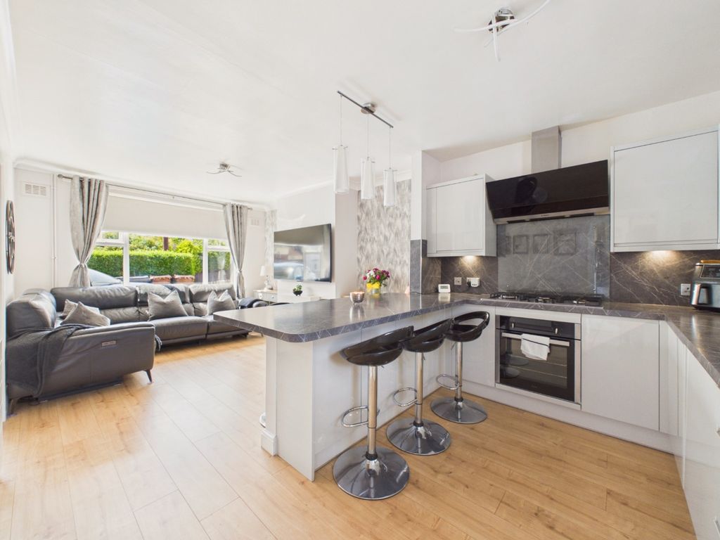 Property photo 3 of 16 5337334