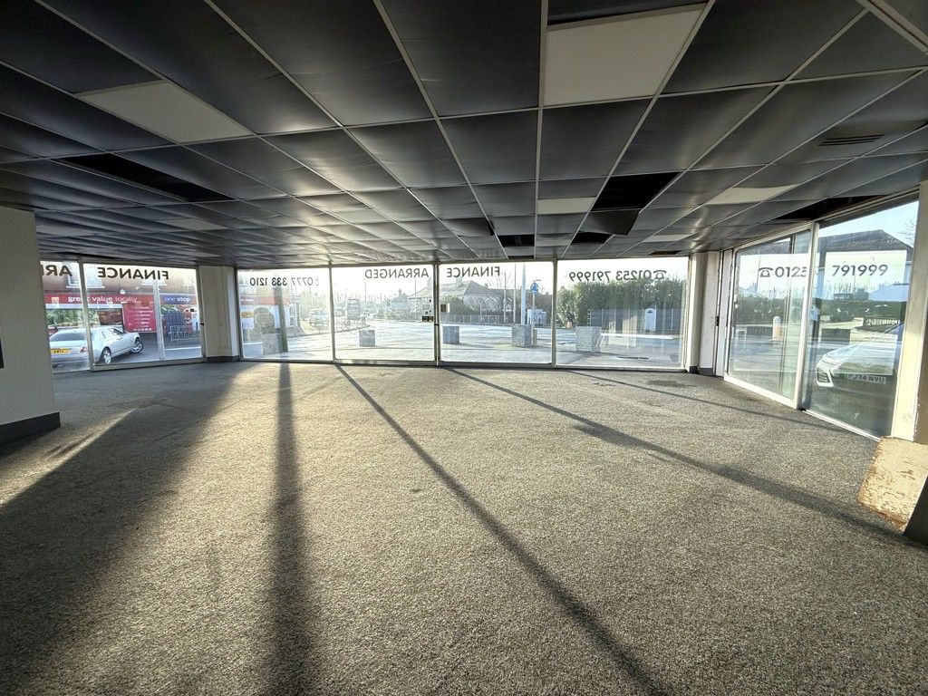 Property photo 3 of 17 Photo 3