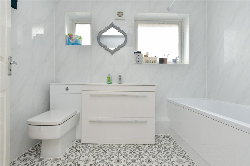 Property photo 3 of 14 Bathroom