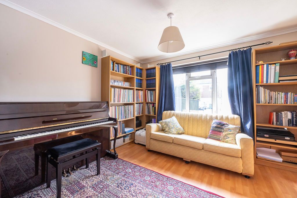 Property photo 3 of 14 Photo 16