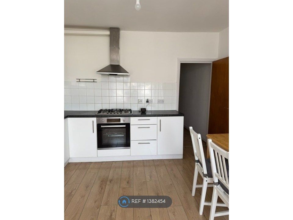 Property photo 1 of 8 Kitchen