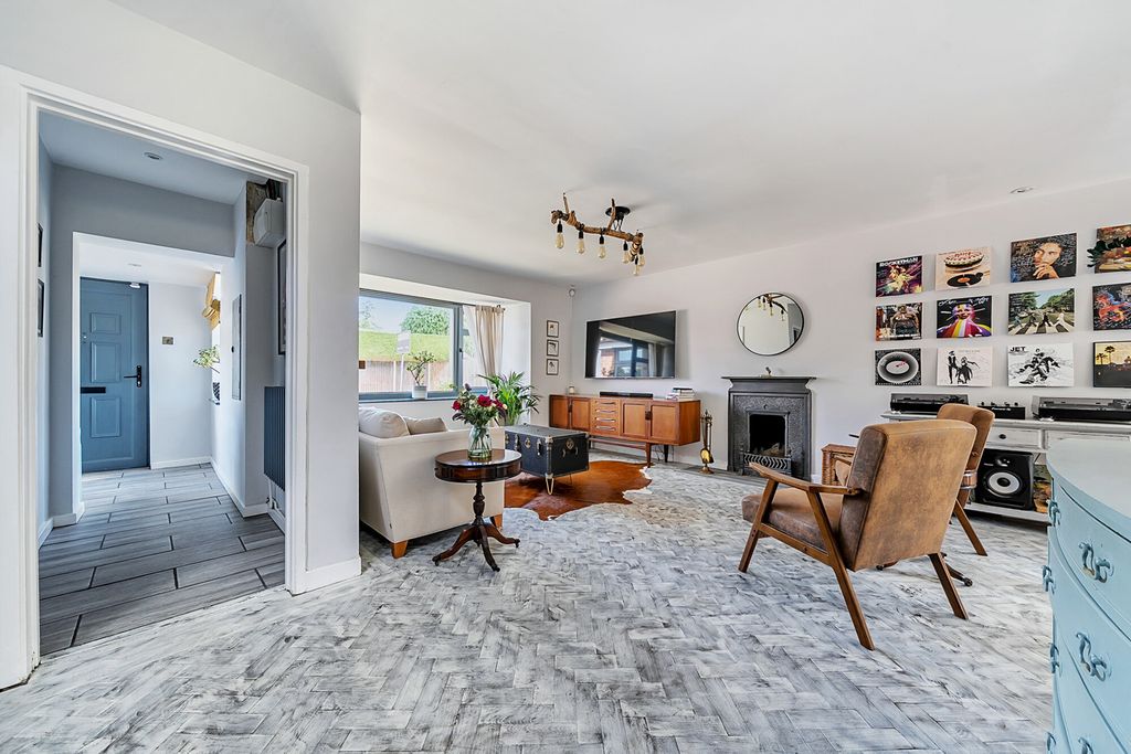 Property photo 3 of 25 Reception