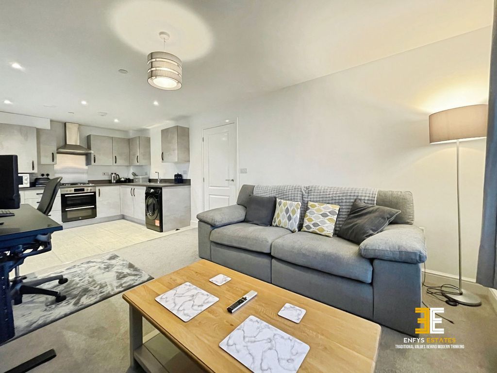 Property photo 3 of 19