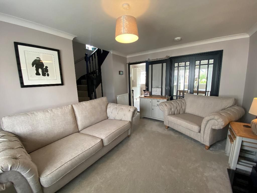 Property photo 2 of 20 Lounge