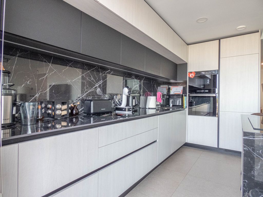 Property photo 3 of 30