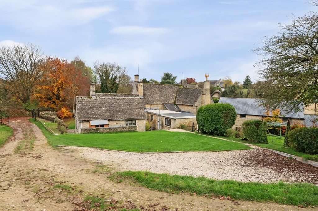 Property photo 3 of 20 Outside View