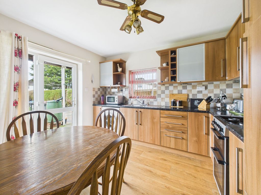 Property photo 2 of 14 Dining Kitchen