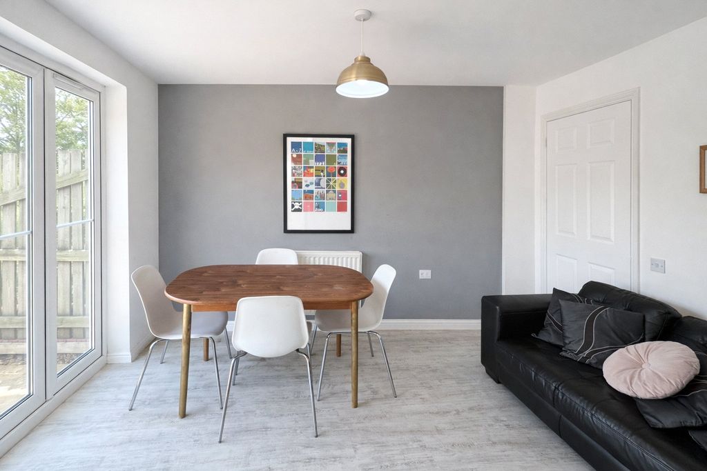 Property photo 2 of 11 Picture No. 25