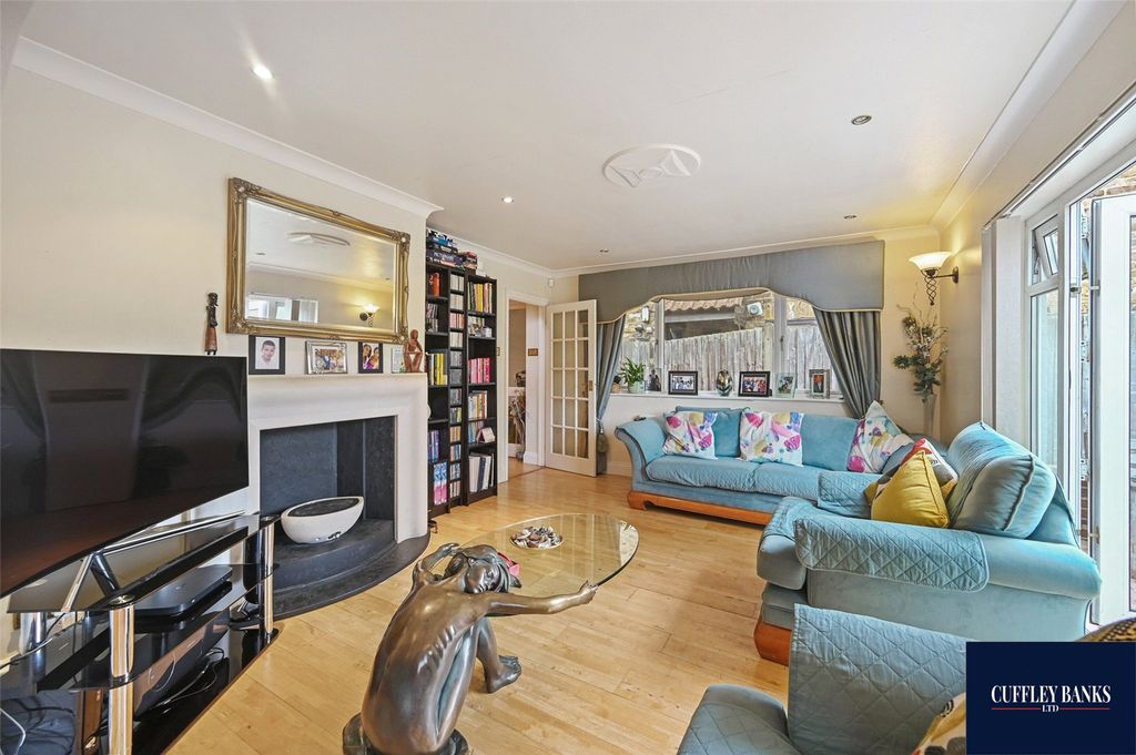 Property photo 3 of 12 Picture No. 05