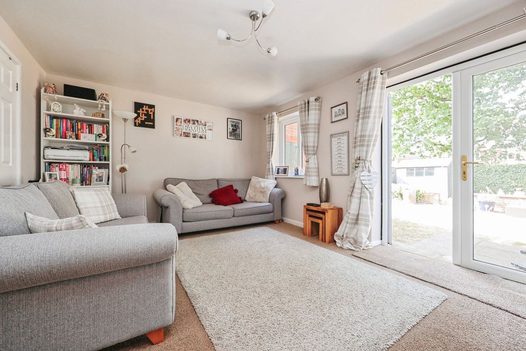 Property photo 3 of 16 5338422