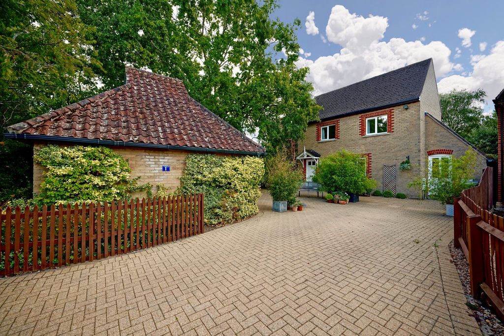 Property photo 1 of 24