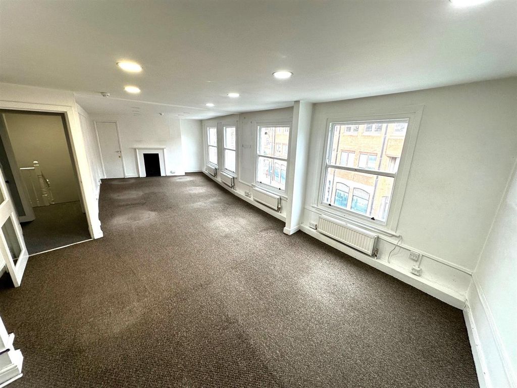 Property photo 1 of 9 E.Jpg