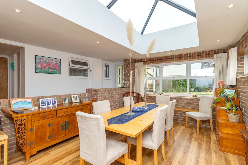 Property photo 3 of 30 Picture No. 05