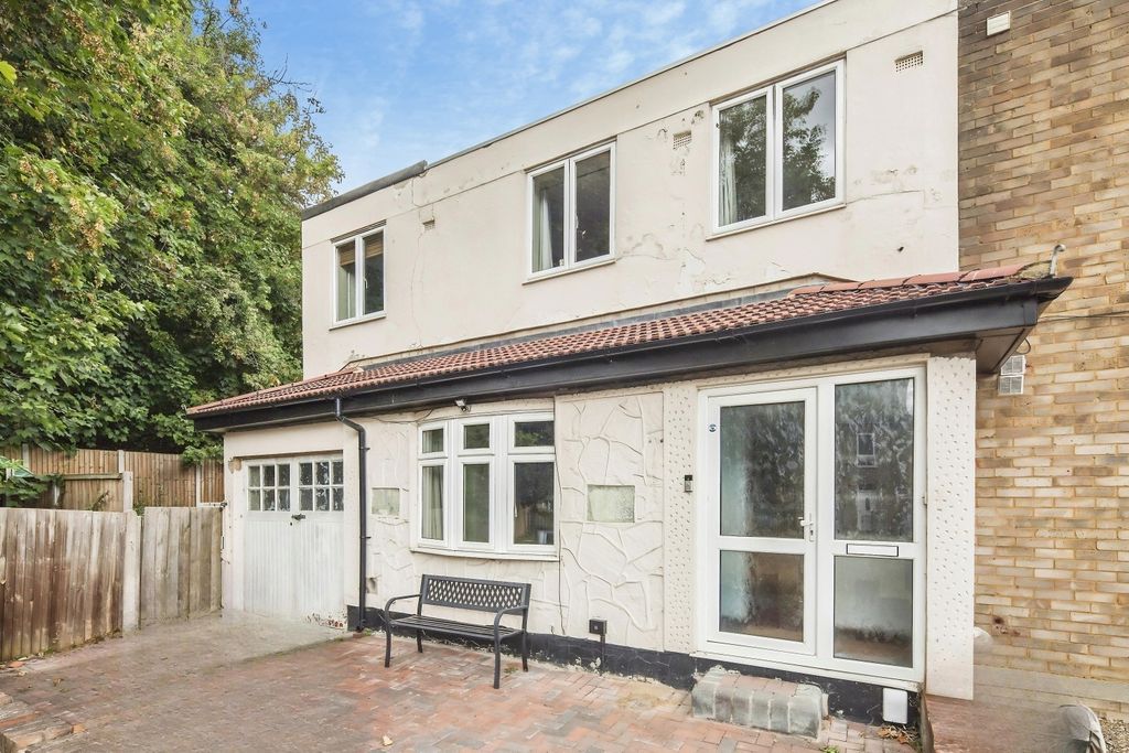 Property photo 1 of 20 23 Vigilant Close