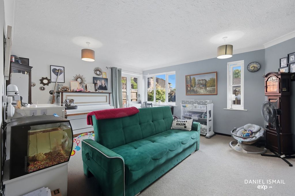 Property photo 1 of 21