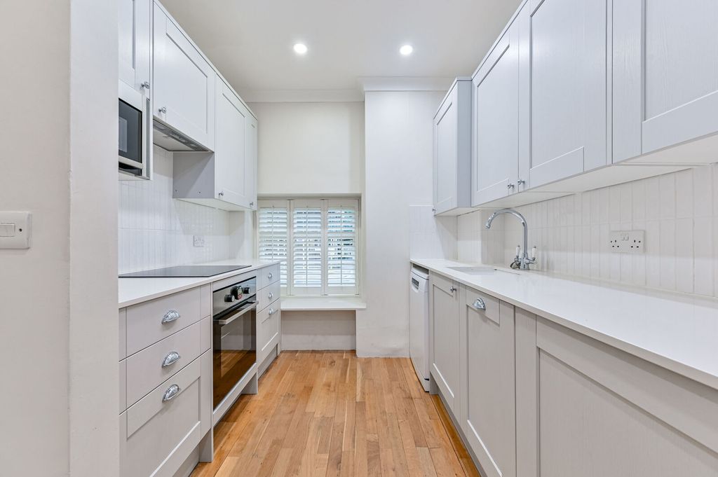 Property photo 1 of 25