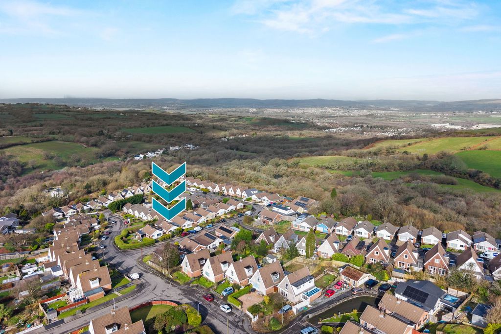 Property photo 2 of 22