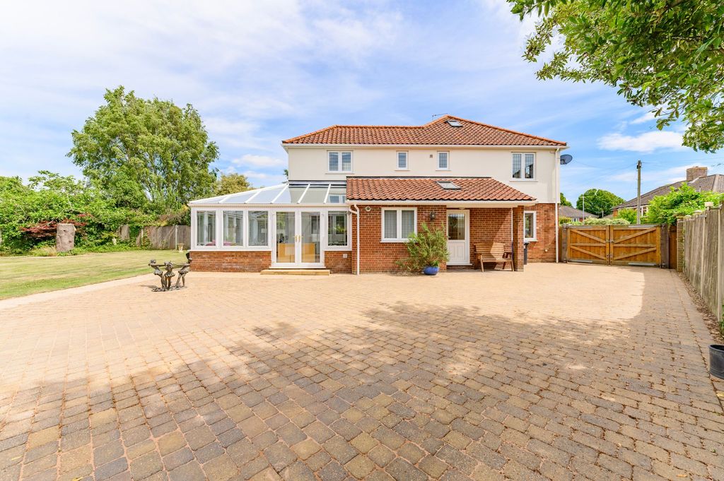 Property photo 2 of 30