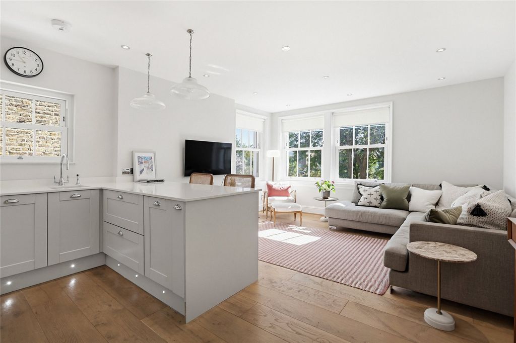 Property photo 1 of 15 Reception/Kitchen