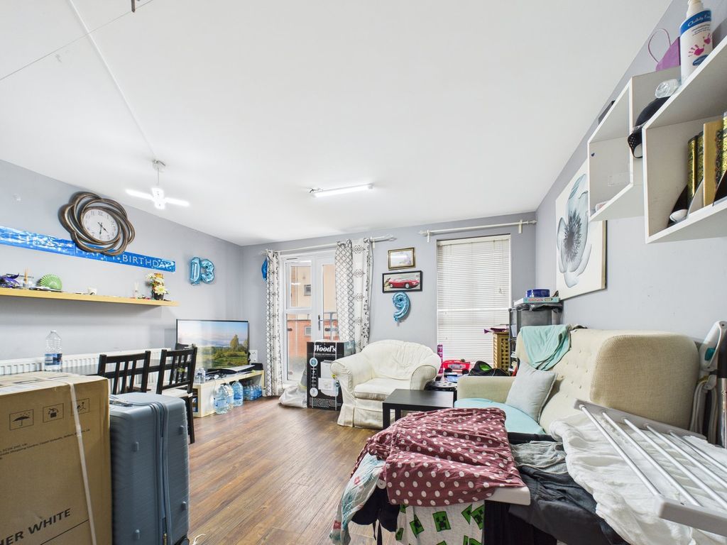 Property photo 2 of 11