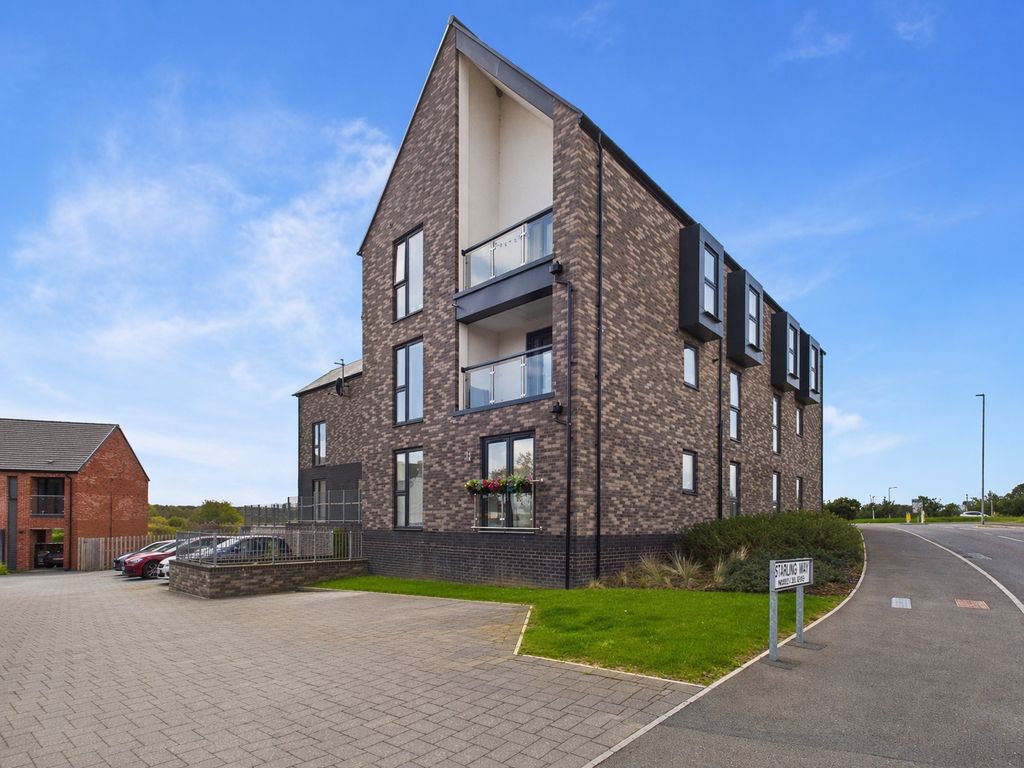 Property photo 1 of 11 Starling Way