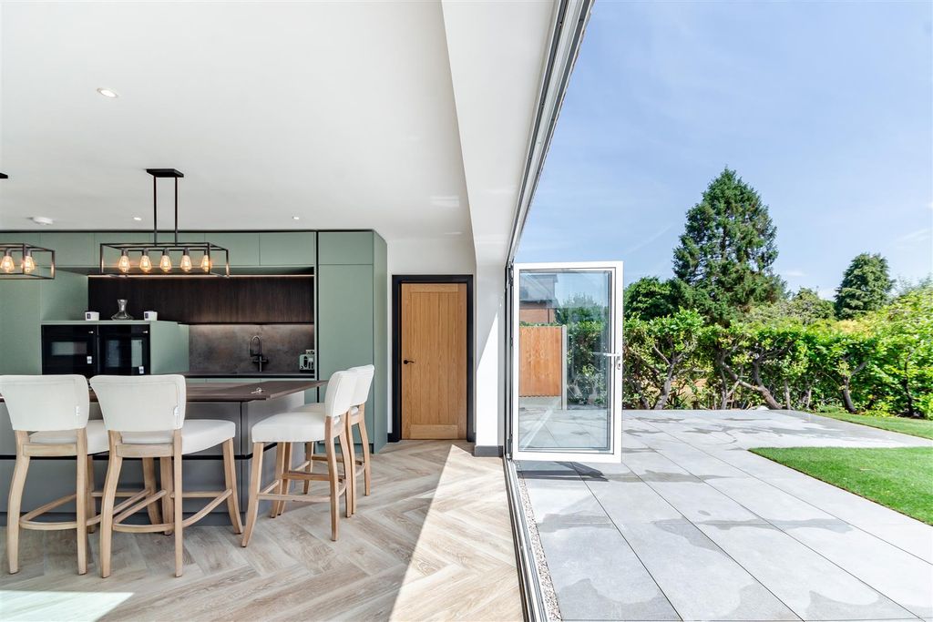 Property photo 1 of 39 8653275-Exterior14.Jpg
