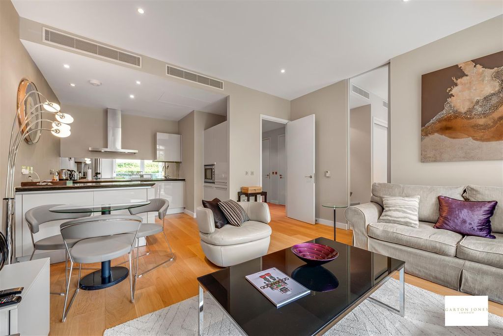 Property photo 2 of 19 Reception