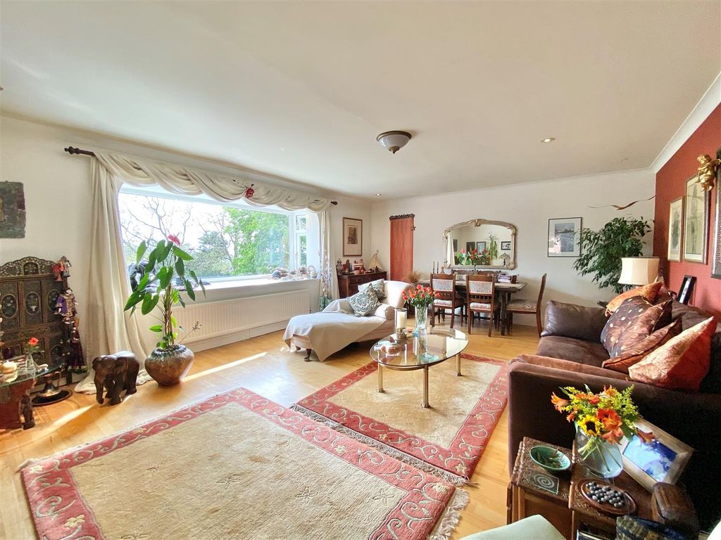 Property photo 2 of 21