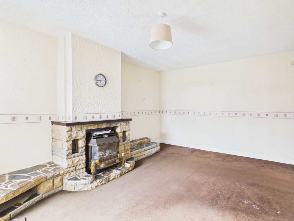 Property photo 3 of 18 Cam03729G0-Pr0429-Still004