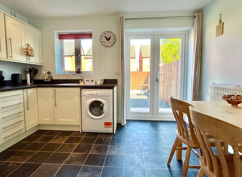 Property photo 3 of 12 Kitchen/Diner