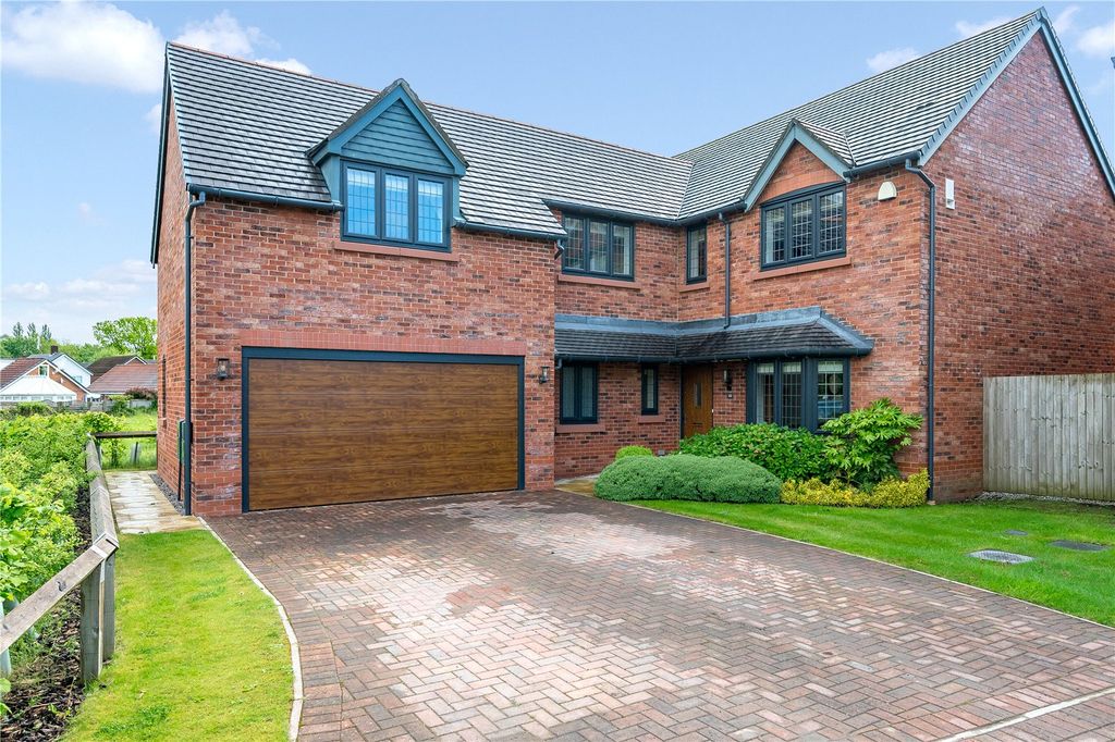 Property photo 1 of 21 10 Rifleman's Close