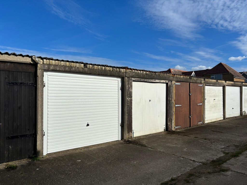 Property photo 2 of 3 Picture 2