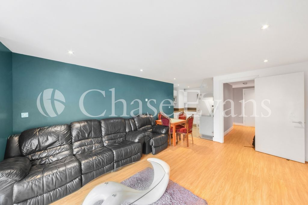 Property photo 3 of 13 Living