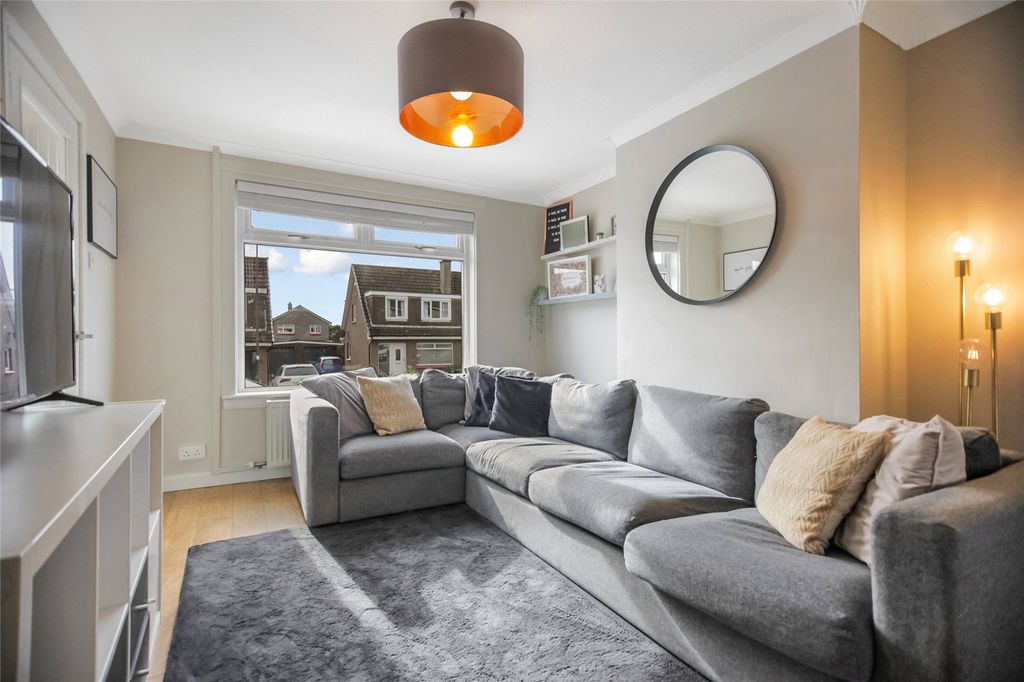 Property photo 2 of 21 Living Room