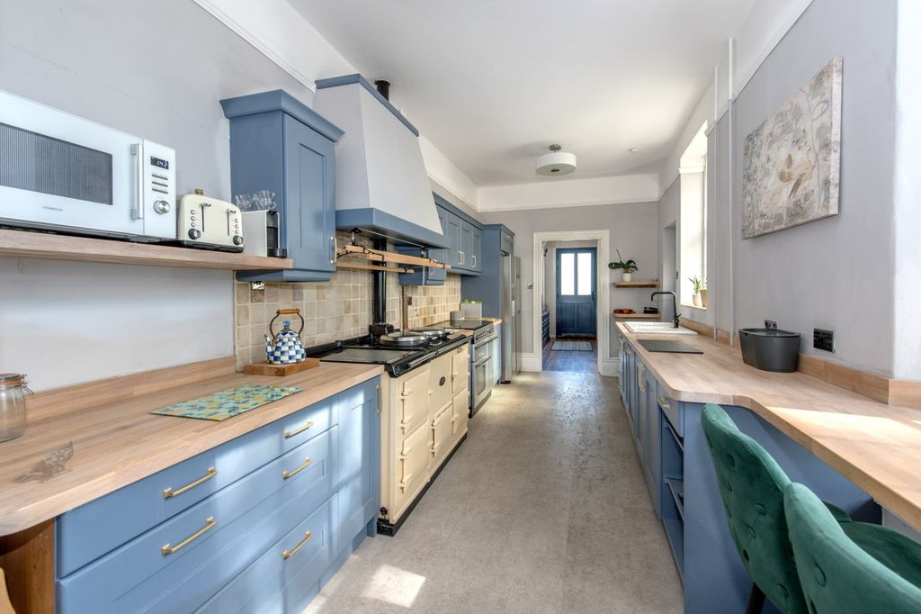 Property photo 3 of 37 Picture No. 32