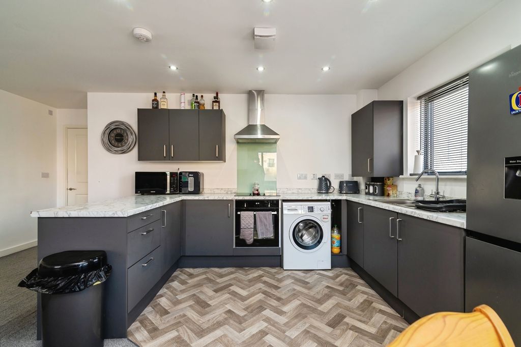 Property photo 2 of 10 Pbox-Img.Jpg