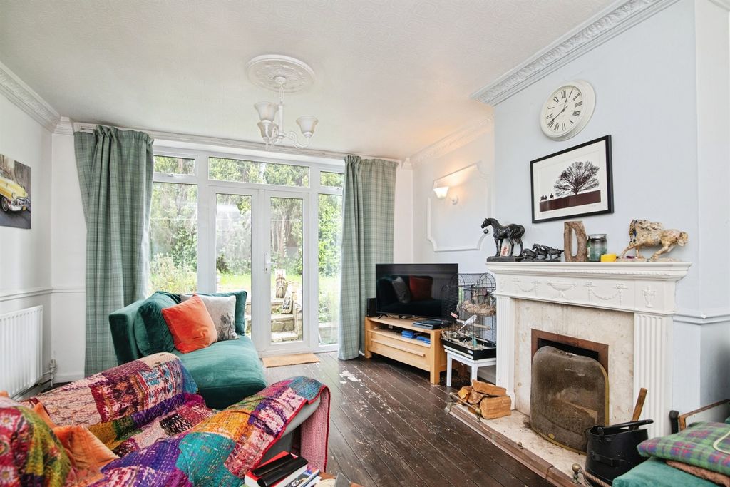 Property photo 2 of 13