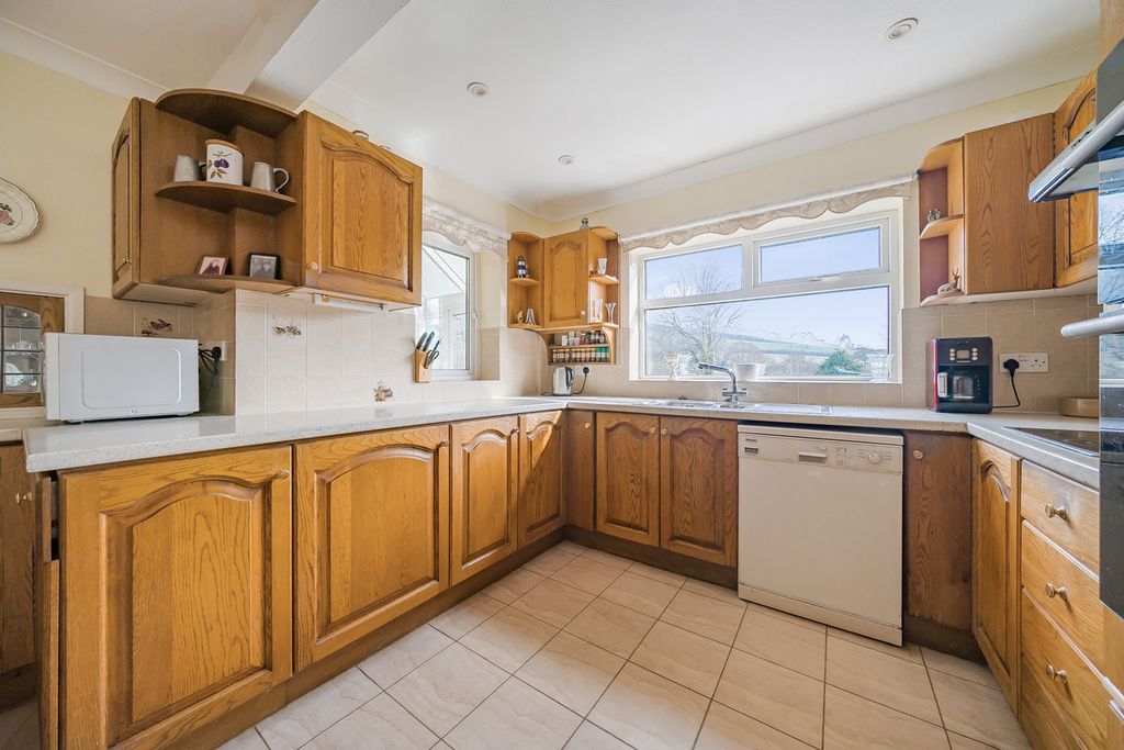 Property photo 3 of 30